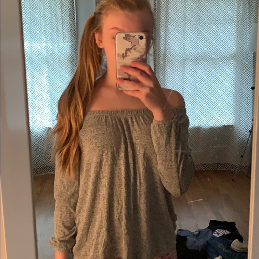 hollister off the shoulder top